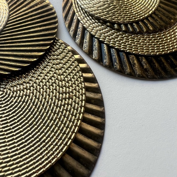 Patterned Platted Gold Color Earrings - Picture 3 of 3